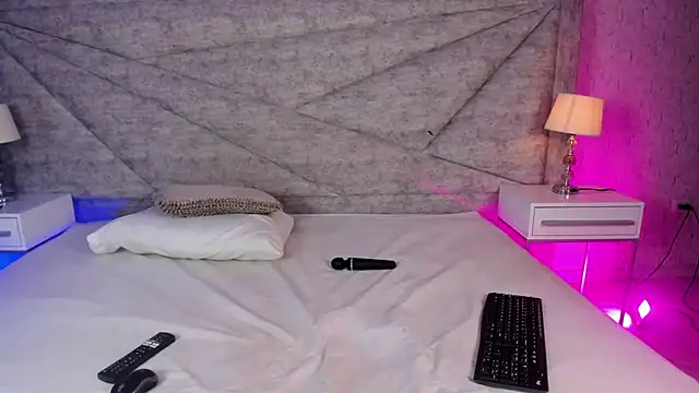 RousSweet- online show from March 2026 09:48:01 PM