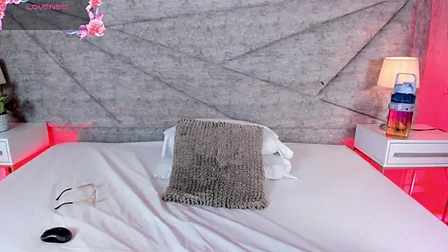 RousSweet- online show from April 2026 10:04:01 PM