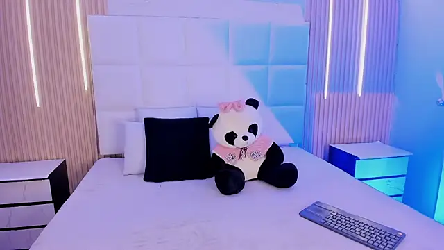 abril snow online show from April 2026 07:33:01 PM