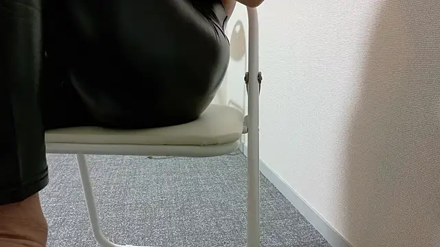 kyuleather online show from February 2026 01:11:01 PM