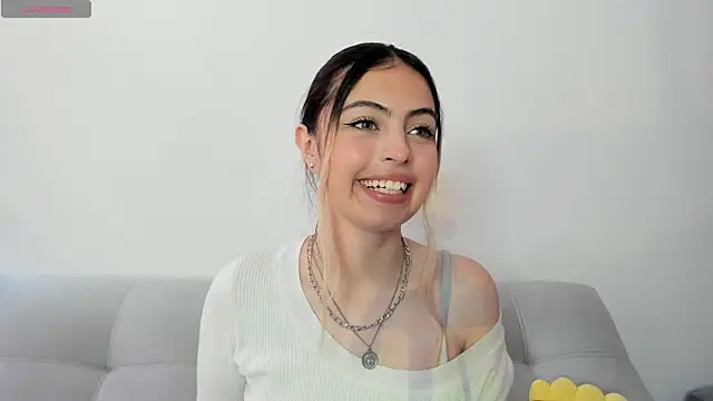 Fernanda aaaa online show from April 2026 04:23:02 PM