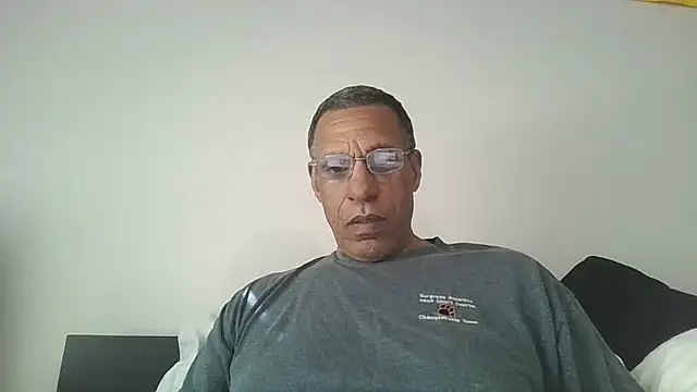 swimmer2496 online show from April 2026 07:59:01 PM