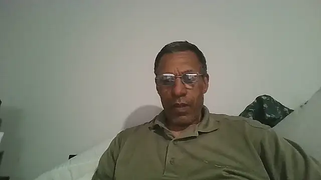 swimmer2496 online show from April 2026 12:57:01 AM