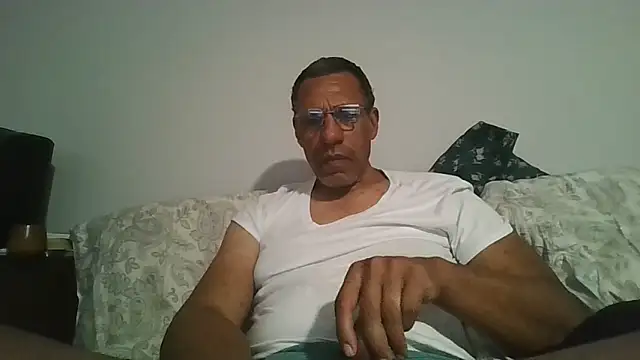 swimmer2496 online show from February 2026 08:11:02 AM