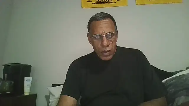 swimmer2496 online show from April 2026 05:31:02 AM