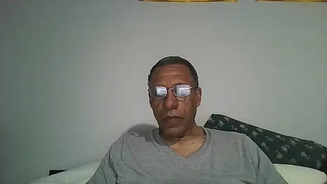 swimmer2496 online show from April 2026 04:17:01 AM