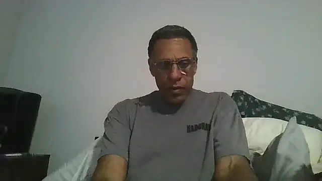 swimmer2496 online show from April 2026 01:51:02 AM