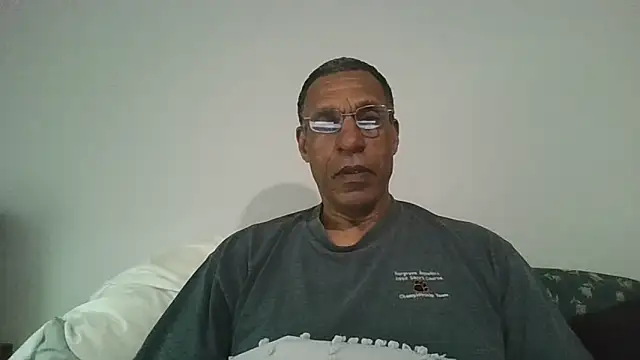 swimmer2496 online show from April 2026 02:20:02 PM