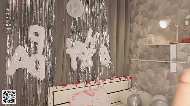 Snapshot of ShaeHeeter chatting on February 2026 04:02:02 AM ShaeHeeter online show from February 2026 04:02:02 AM