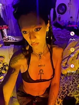 Snapshot of luxxlola chatting on June 2026 05:18:02 AM luxxlola online show from June 2026 05:18:02 AM
