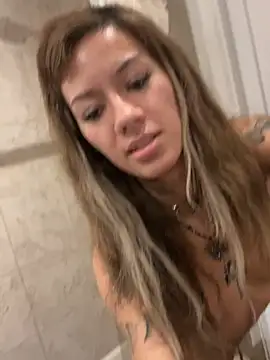 luxxlola online show from February 2026 07:13:01 AM