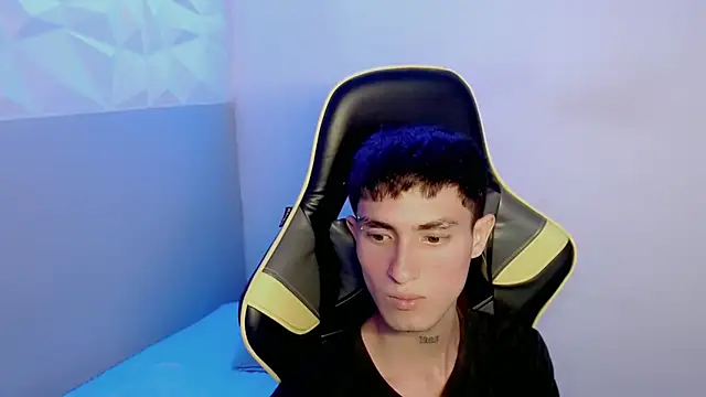 Akyra latinn online show from February 2026 02:14:01 PM