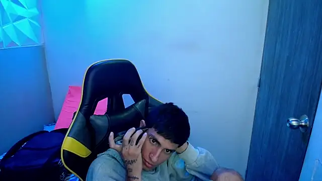 Akyra latinn online show from February 2026 12:27:01 PM