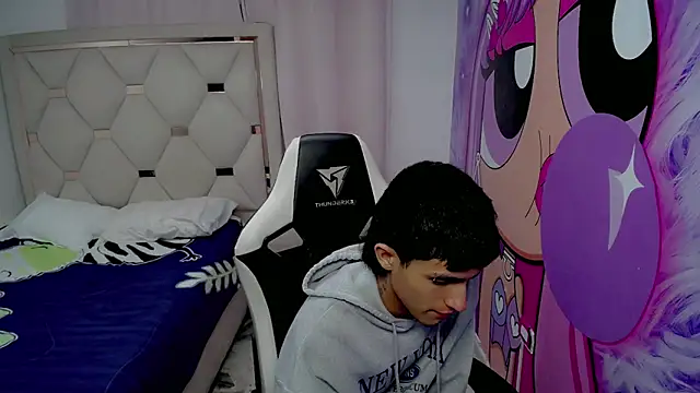 Akyra latinn online show from February 2026 12:15:01 PM