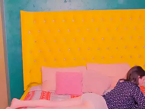 Izzymonroey online show from January 2026 01:03:01 PM