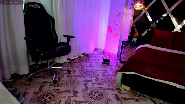 Lucia 24x online show from April 2026 01:29:01 PM