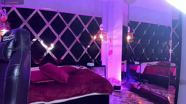 Lucia 24x online show from April 2026 07:58:01 PM