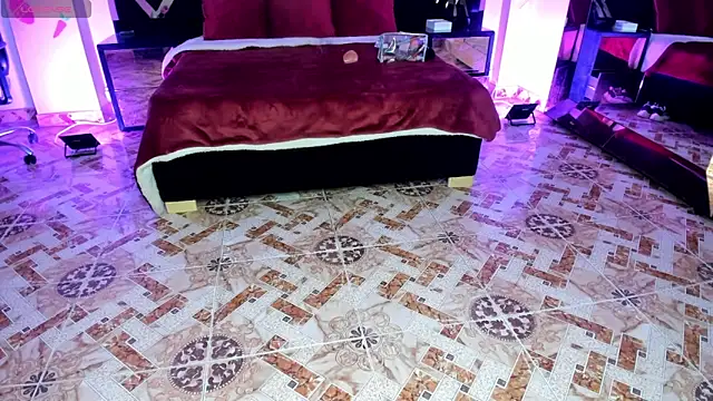 Lucia 24x online show from April 2026 01:12:01 PM