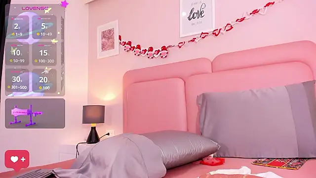 Snapshot of sexy_curlylady chatting on February 2026 07:51:01 AM sexy curlylady online show from February 2026 07:51:01 AM