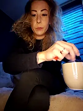 dewimp1 online show from May 2026 05:18:01 PM