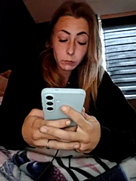 dewimp1 online show from April 2026 05:41:01 PM