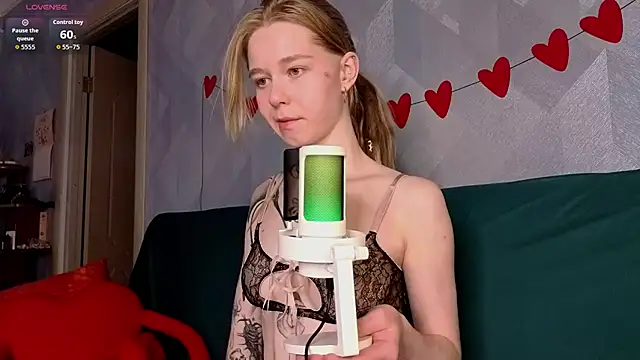 Austeja Ona online show from June 2026 06:52:01 PM