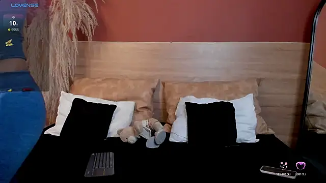 scarlett25   online show from February 2026 03:02:02 PM