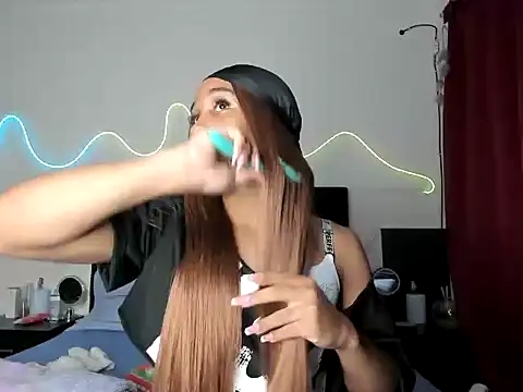 Snapshot of YourDreamReal chatting on February 2026 03:28:01 AM YourDreamReal online show from February 2026 03:28:01 AM