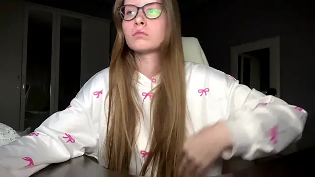 Iuckystar19 online show from March 2026 06:09:01 PM