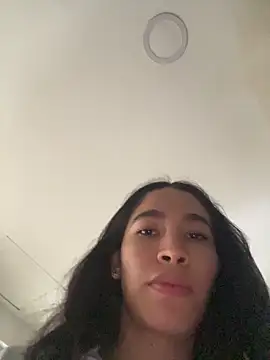 JuliaaVega online show from April 2026 12:54:01 PM