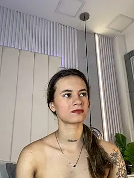 JuliaColemann online show from April 2026 11:57:01 AM