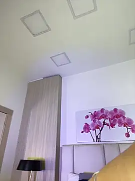 JuliaColemann online show from May 2026 12:00:02 PM