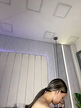 JuliaColemann online show from April 2026 11:46:02 AM