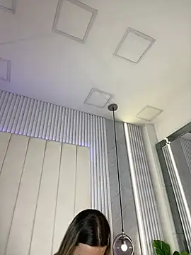 JuliaColemann online show from April 2026 12:01:02 PM