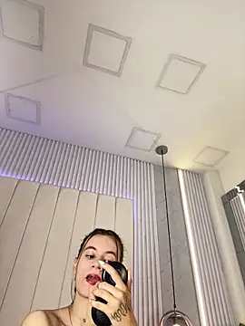 JuliaColemann online show from March 2026 12:20:02 PM