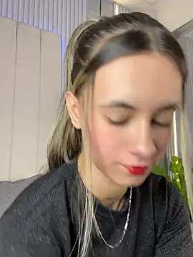 JuliaColemann online show from April 2026 11:59:02 AM