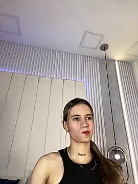 JuliaColemann online show from February 2026 12:14:01 PM