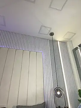 JuliaColemann online show from March 2026 11:19:02 AM