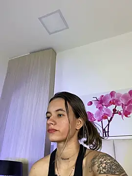 Snapshot of JuliaColemann chatting on June 2026 02:33:01 PM JuliaColemann online show from June 2026 02:33:01 PM