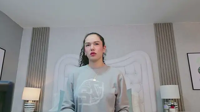 RoxanaAngel online show from February 2026 12:35:02 AM