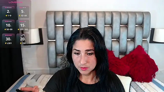 Miia Rosee  online show from March 2026 12:00:01 AM