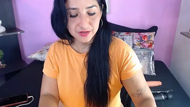 Miia Rosee  online show from April 2026 11:09:02 PM