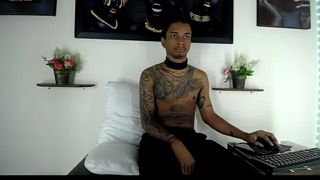 Tatoo Noah online show from February 2026 01:11:02 PM