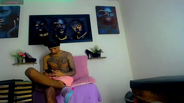 Tatoo Noah online show from April 2026 01:06:02 PM