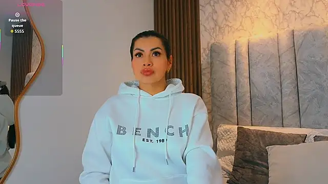 naomy smithxx online show from March 2026 10:52:02 AM