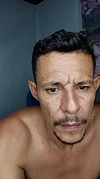 juanmaur22 online show from February 2026 10:29:01 PM