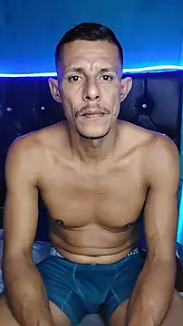 juanmaur22 online show from February 2026 10:27:02 PM