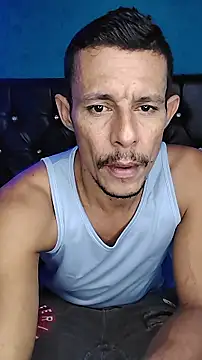 juanmaur22 online show from February 2026 08:30:01 PM