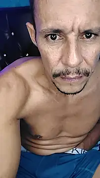 juanmaur22 online show from February 2026 10:04:02 PM