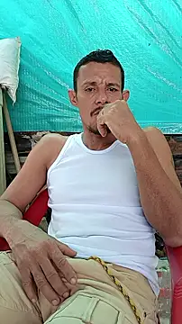 juanmaur22 online show from February 2026 05:35:01 PM